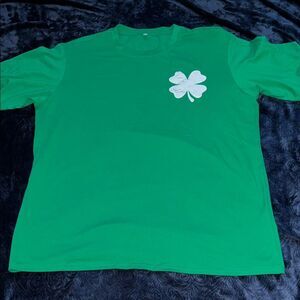 St. Patrick’s Day White Shamrock Clover Irish Green Tshirt (Men’s L)